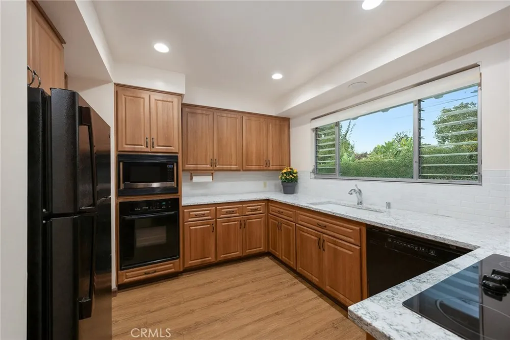 405 HILL STREET Monrovia, CA 91016