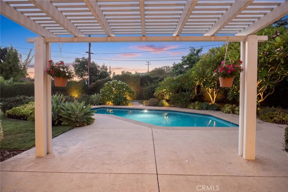 405 HILL STREET Monrovia, CA 91016