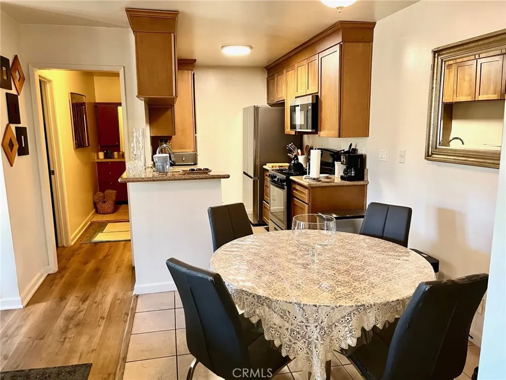 20327 Saticoy #304 Winnetka, CA 91306