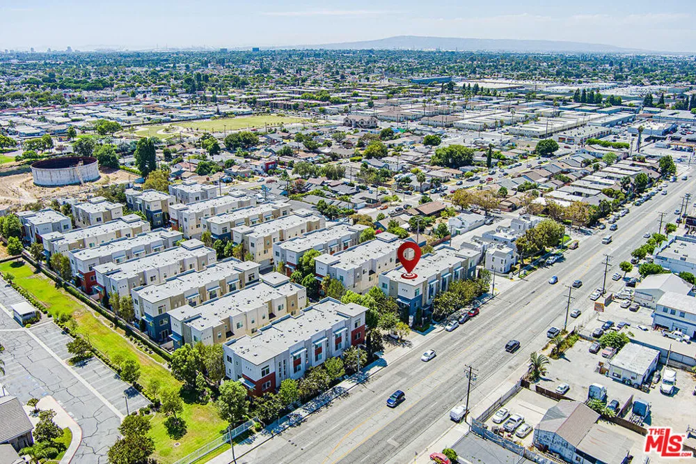 5795 S Acacia Lane Lakewood, CA 90712