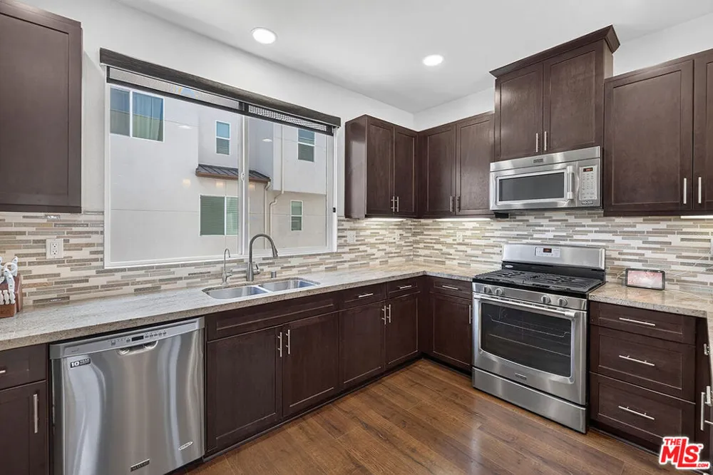 5795 S Acacia Lane Lakewood, CA 90712