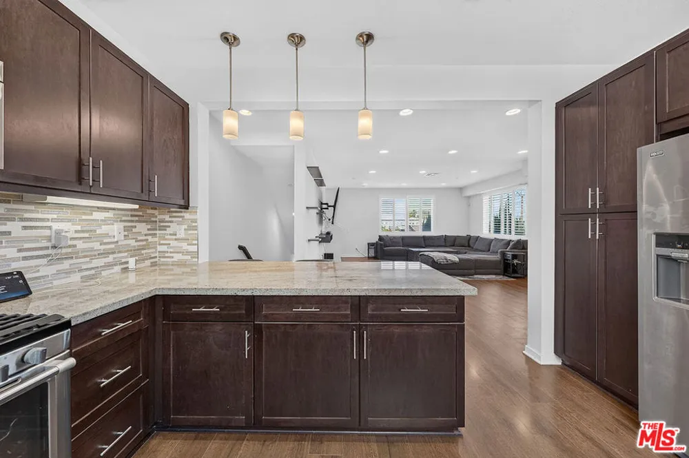 5795 S Acacia Lane Lakewood, CA 90712