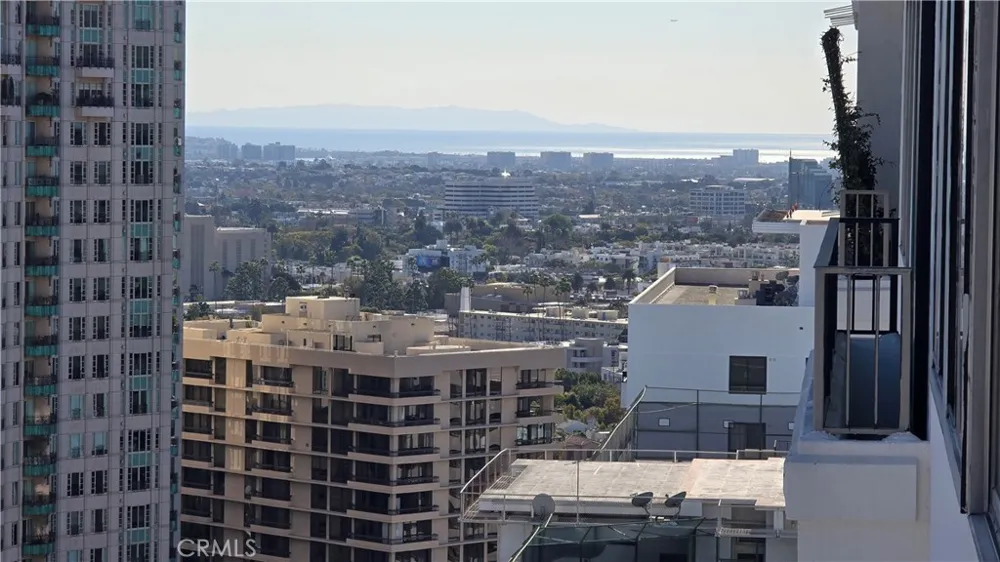 10501 Wilshire Boulevard #2204 Los Angeles, CA 90024