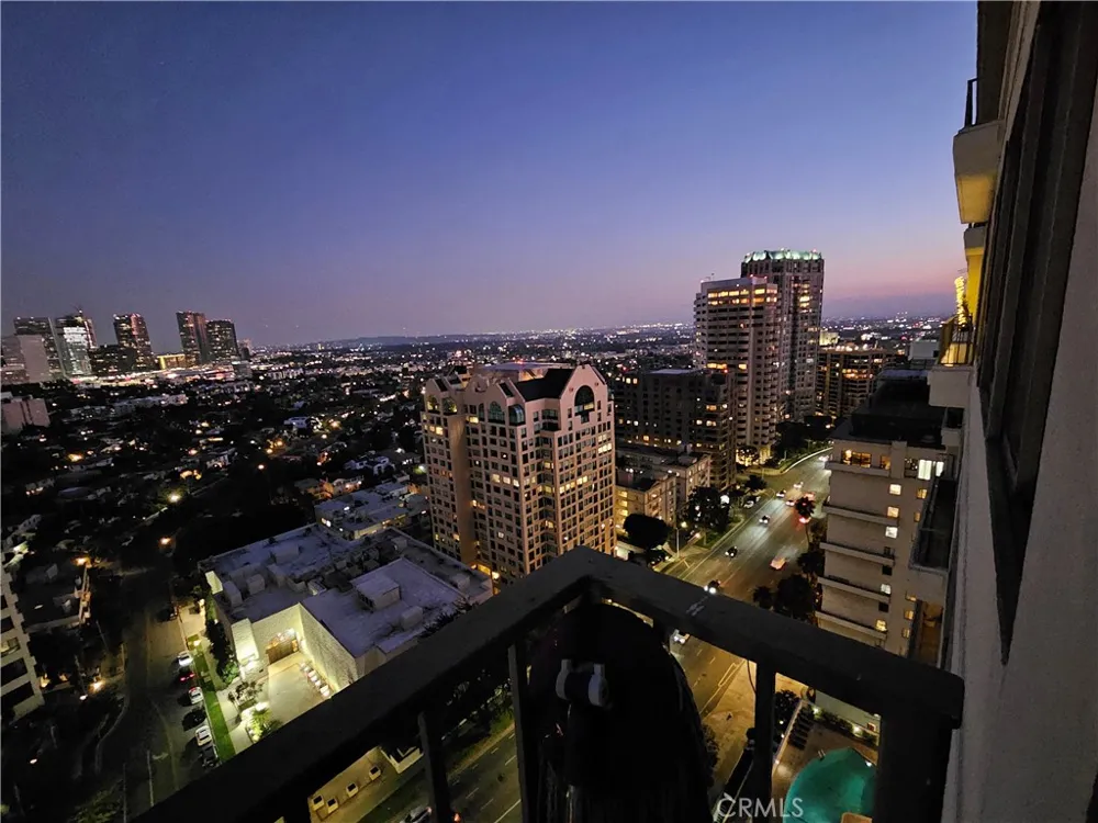 10501 Wilshire Boulevard #2204 Los Angeles, CA 90024
