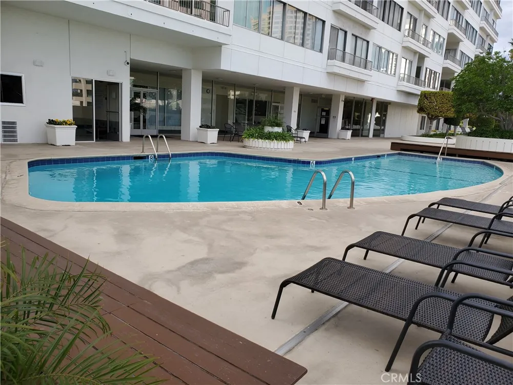 10501 Wilshire Boulevard #2204 Los Angeles, CA 90024