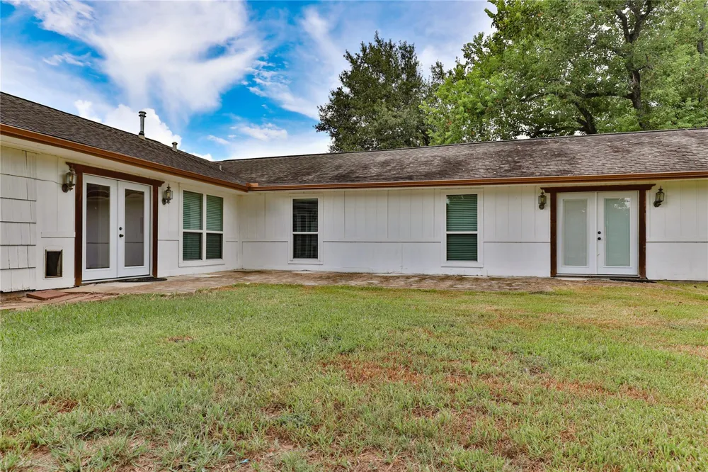 114 Persimmon Lane Lake Jackson, TX 77566