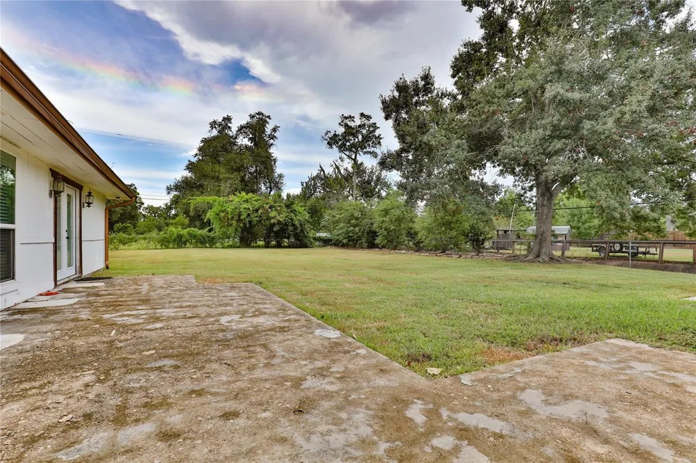 114 Persimmon Lane Lake Jackson, TX 77566