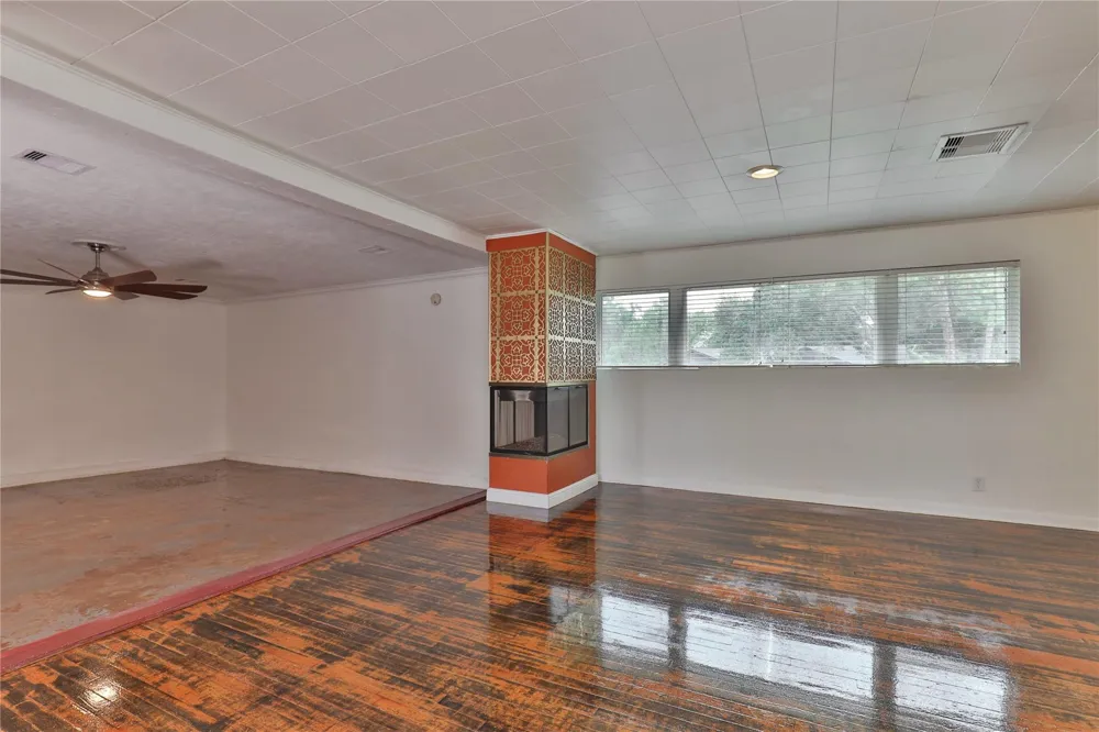114 Persimmon Lane Lake Jackson, TX 77566