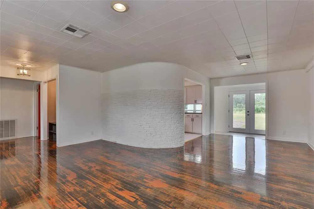 114 Persimmon Lane Lake Jackson, TX 77566