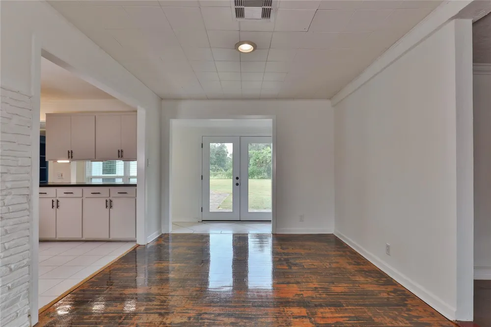 114 Persimmon Lane Lake Jackson, TX 77566