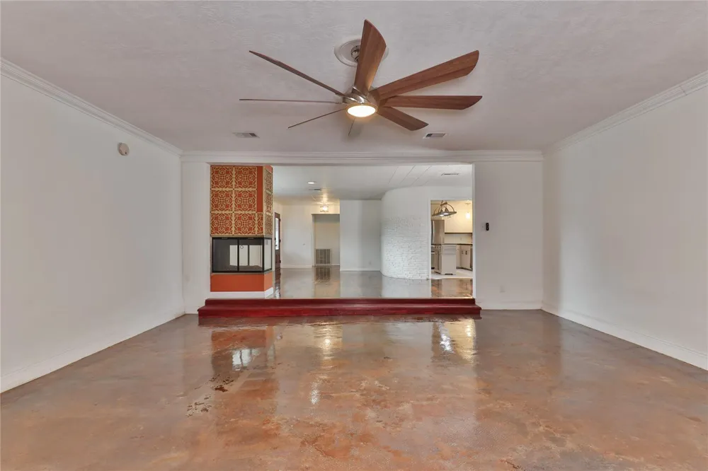 114 Persimmon Lane Lake Jackson, TX 77566
