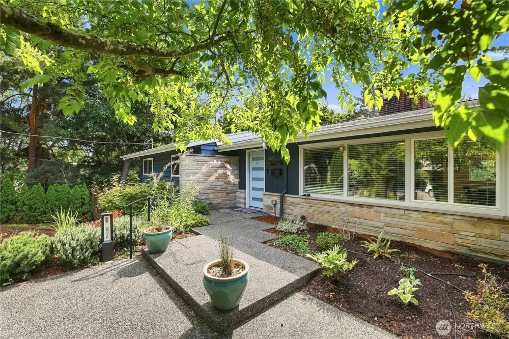 5521 NE 63rd Street Seattle, WA 98115