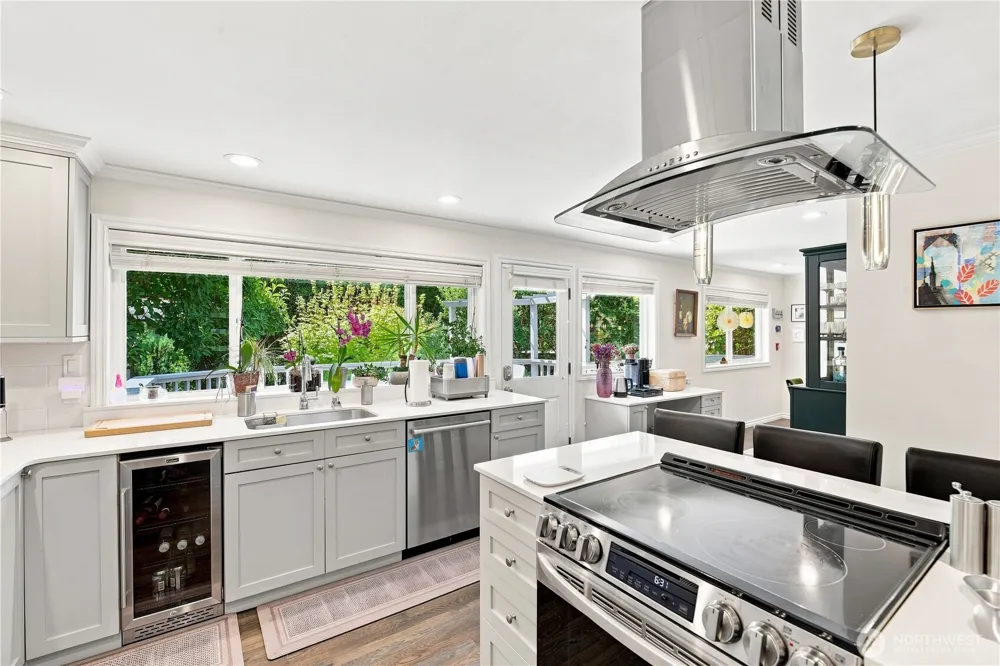 5521 NE 63rd Street Seattle, WA 98115