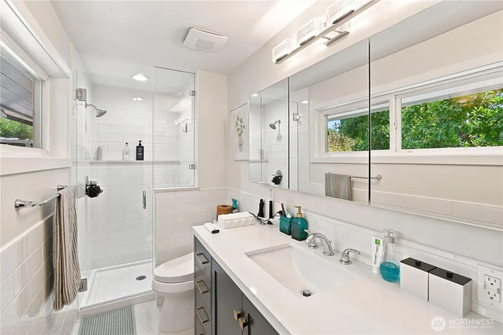 5521 NE 63rd Street Seattle, WA 98115