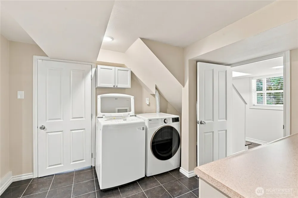 5521 NE 63rd Street Seattle, WA 98115