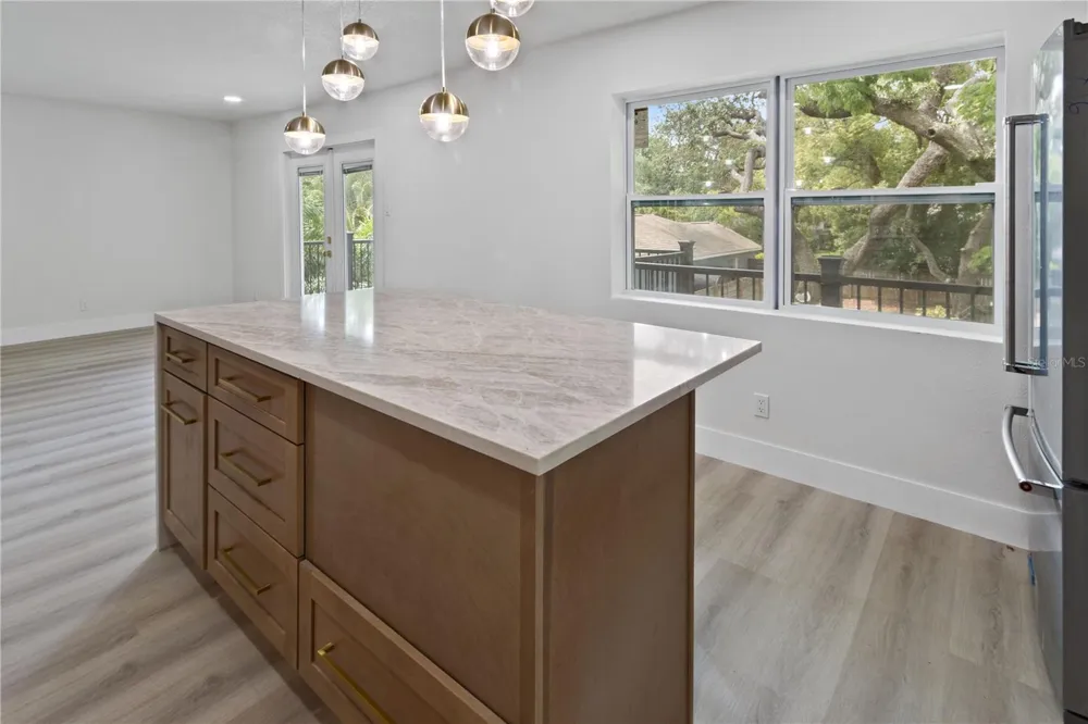 3232 W OAKELLAR AVENUE Tampa, FL 33611