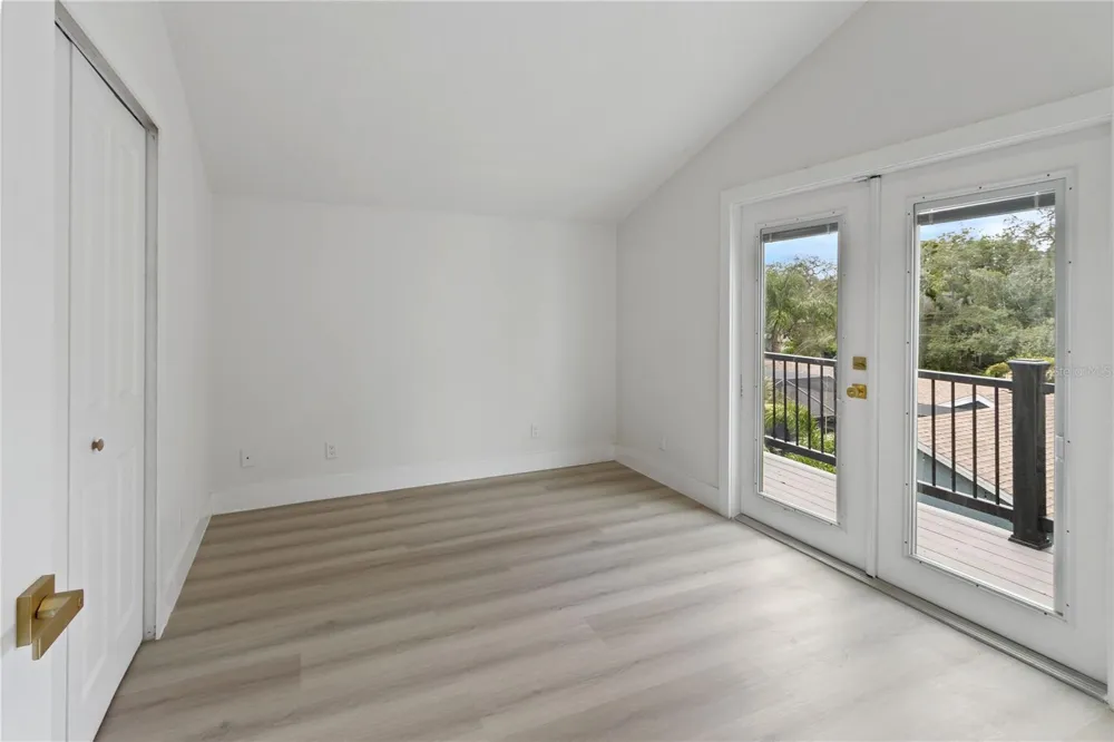 3232 W OAKELLAR AVENUE Tampa, FL 33611
