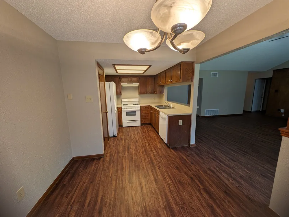 5614 Wagon Train Road Austin, TX 78749