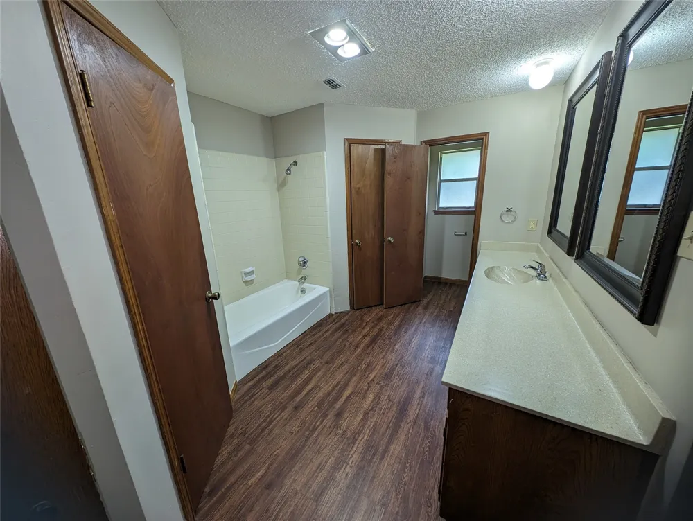 5614 Wagon Train Road Austin, TX 78749