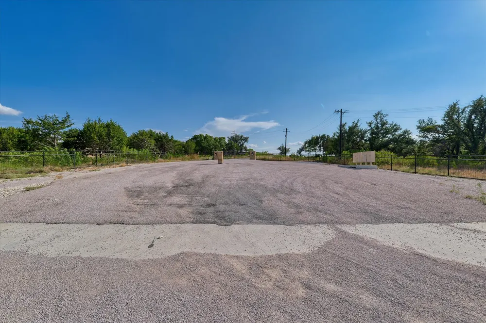 CR 511 Hamilton, TX 76531