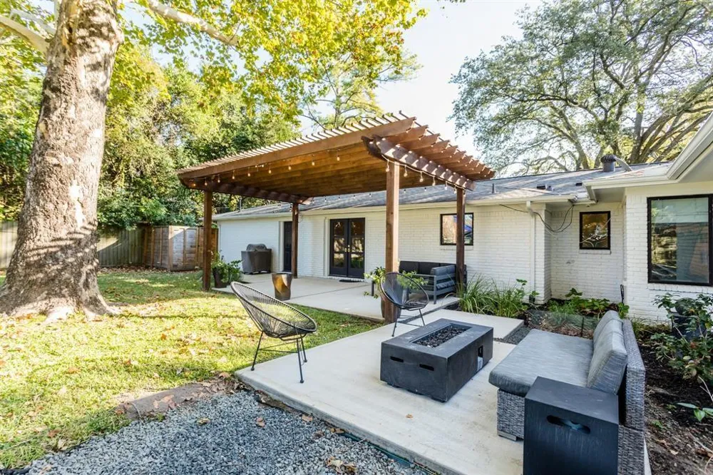 2003 Wycliffe Drive Houston, TX 77043