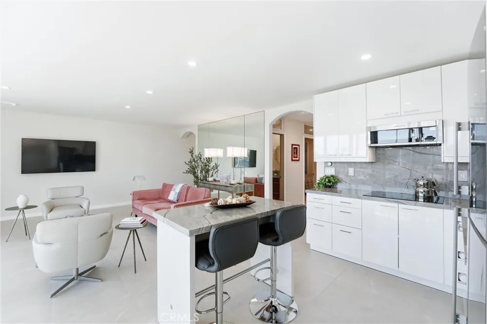 383 Bay Shore #203 Long Beach, CA 90803