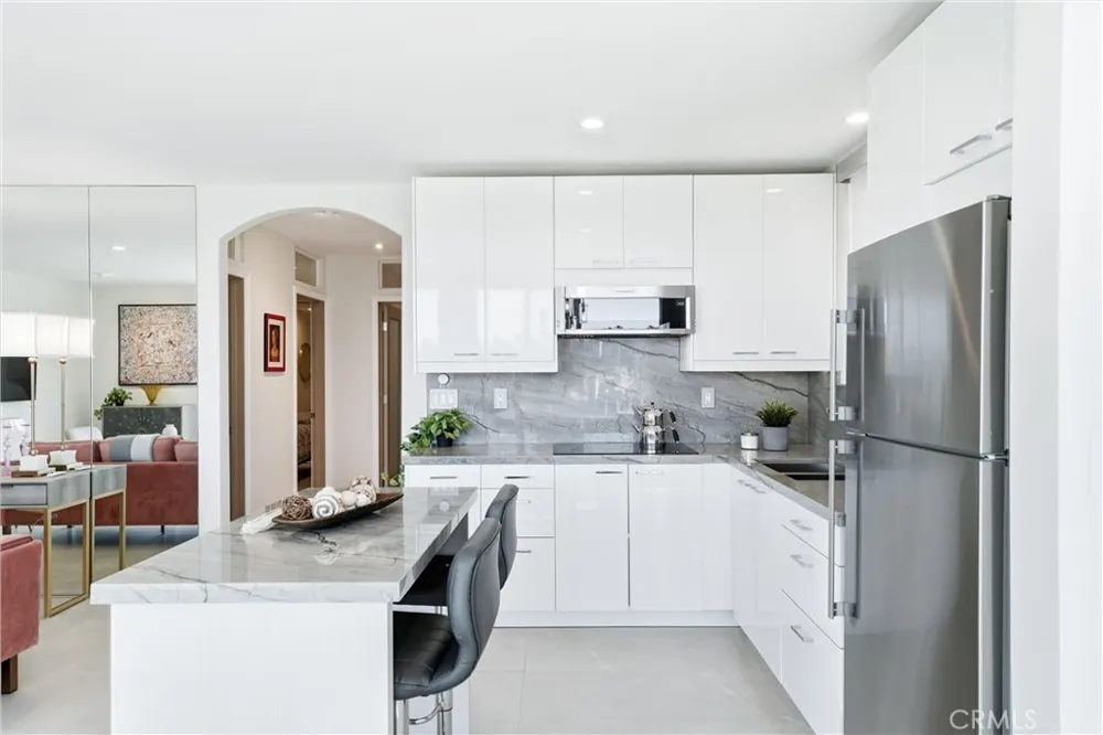 383 Bay Shore #203 Long Beach, CA 90803