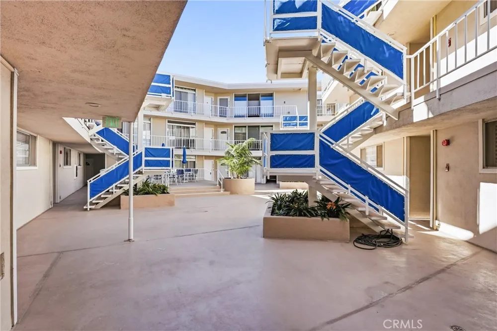 383 Bay Shore #203 Long Beach, CA 90803