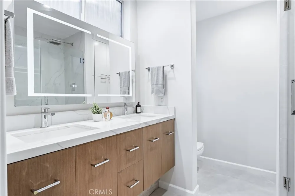 383 Bay Shore #203 Long Beach, CA 90803