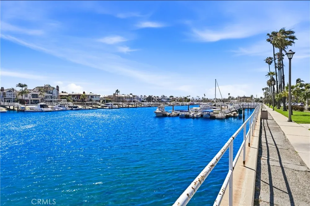383 Bay Shore #203 Long Beach, CA 90803