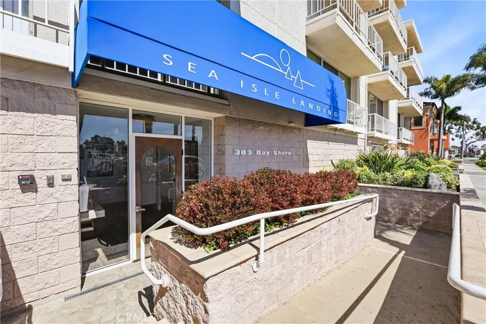 383 Bay Shore #203 Long Beach, CA 90803