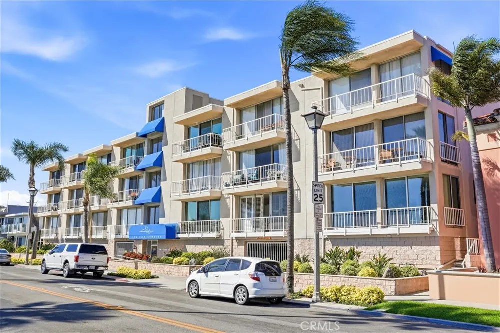 383 Bay Shore #203 Long Beach, CA 90803