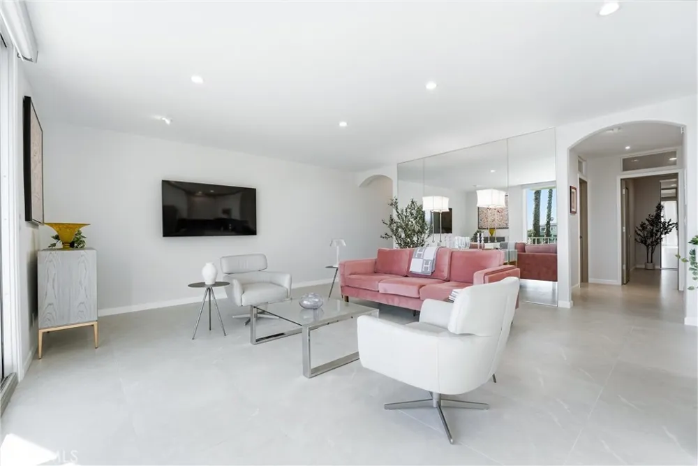383 Bay Shore #203 Long Beach, CA 90803
