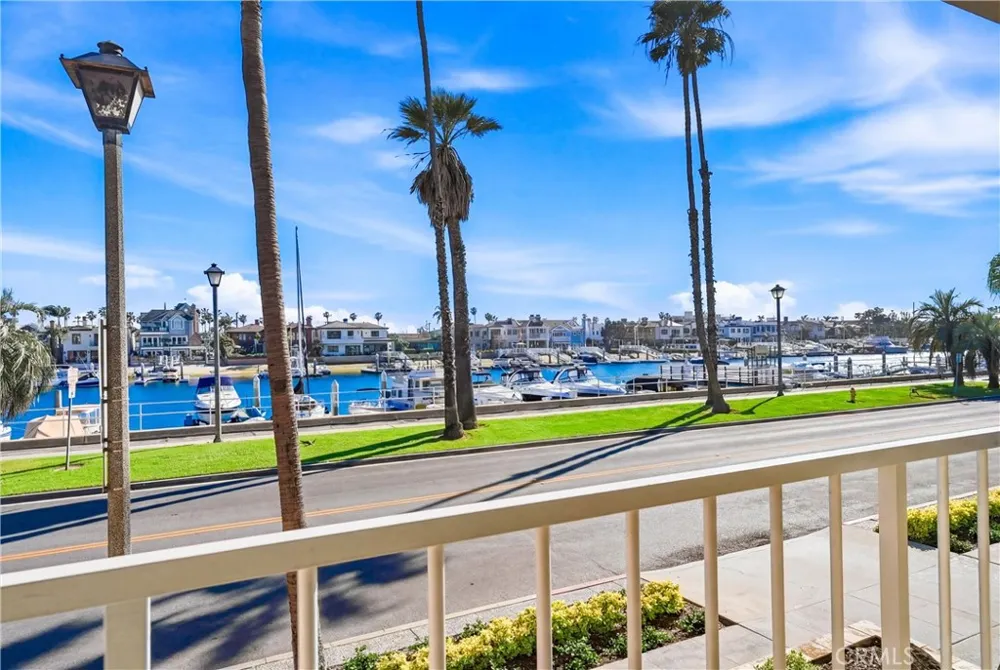 383 Bay Shore #203 Long Beach, CA 90803