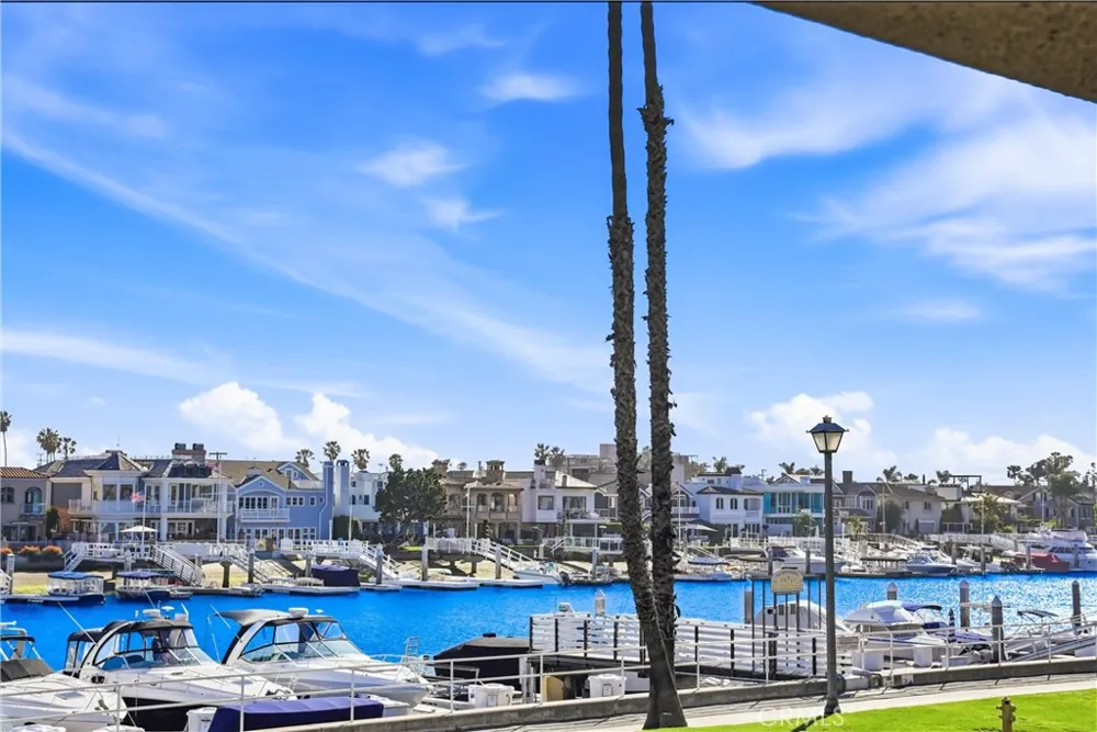383 Bay Shore #203 Long Beach, CA 90803