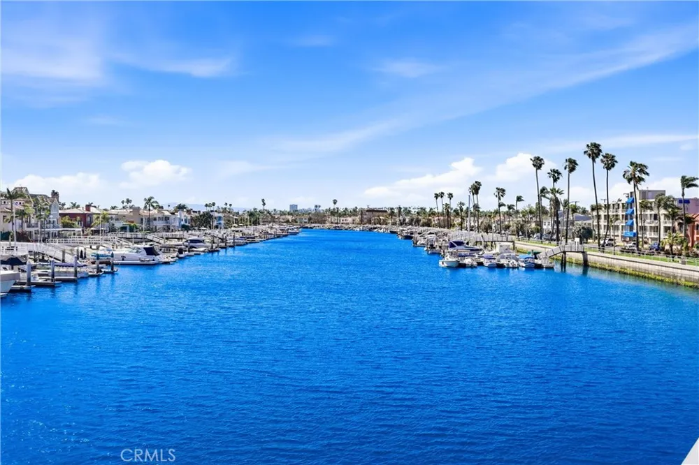 383 Bay Shore #203 Long Beach, CA 90803