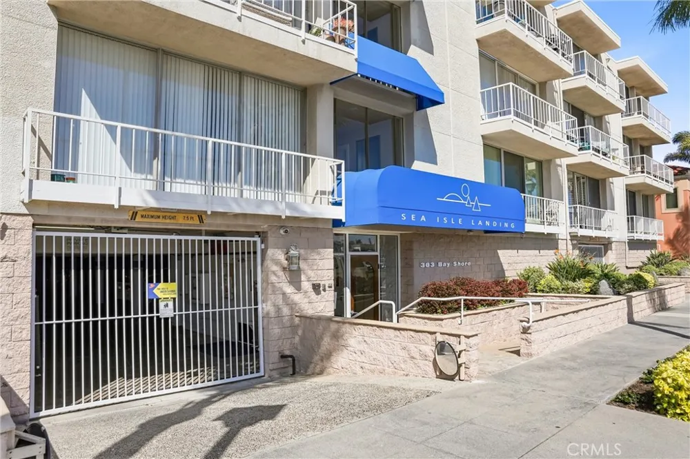 383 Bay Shore #203 Long Beach, CA 90803