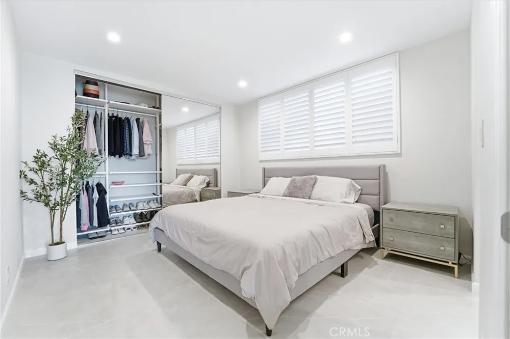 383 Bay Shore #203 Long Beach, CA 90803