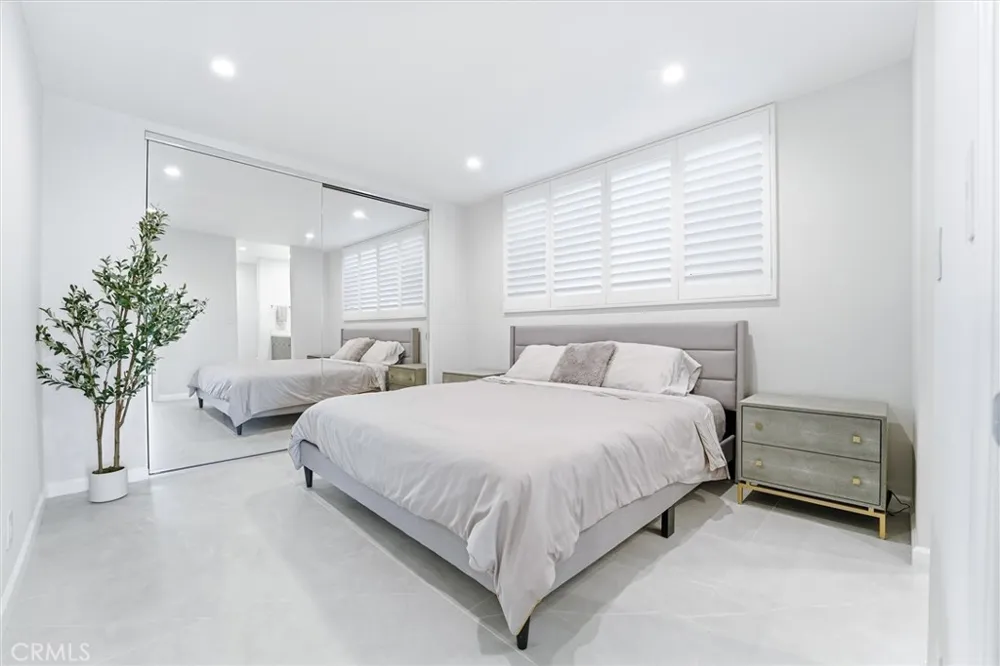 383 Bay Shore #203 Long Beach, CA 90803