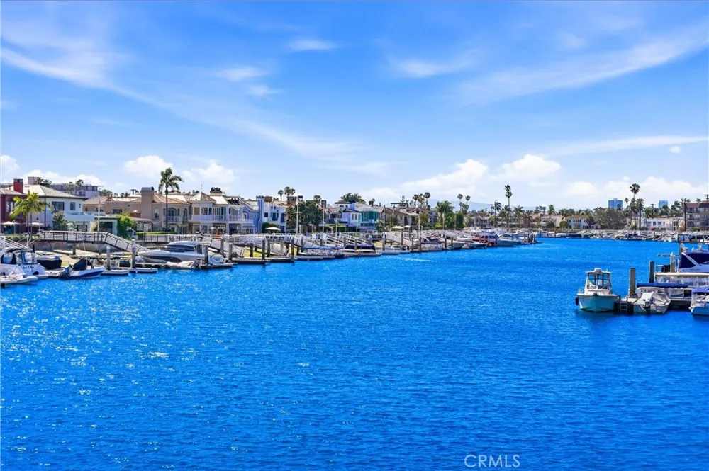 383 Bay Shore #203 Long Beach, CA 90803