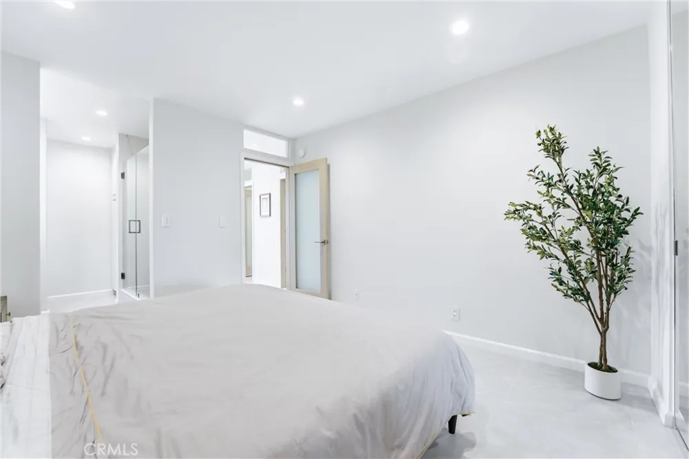 383 Bay Shore #203 Long Beach, CA 90803