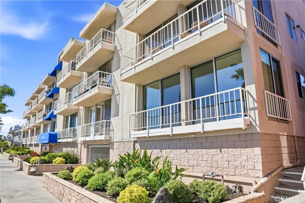 383 Bay Shore #203 Long Beach, CA 90803