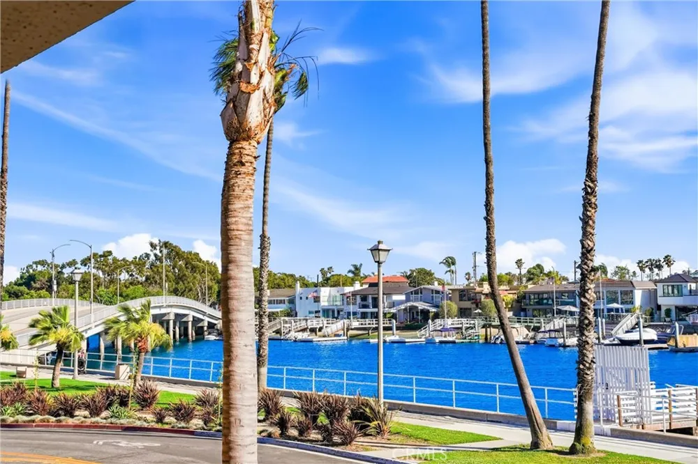 383 Bay Shore #203 Long Beach, CA 90803