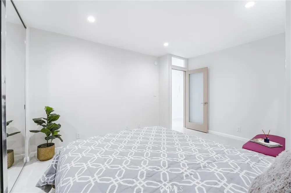 383 Bay Shore #203 Long Beach, CA 90803