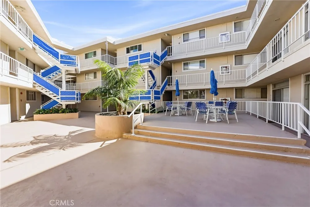 383 Bay Shore #203 Long Beach, CA 90803
