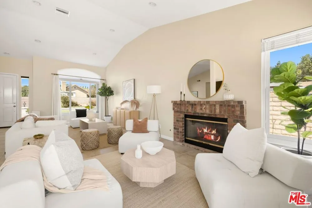 2682 Santa Ynez Avenue Simi Valley, CA 93063