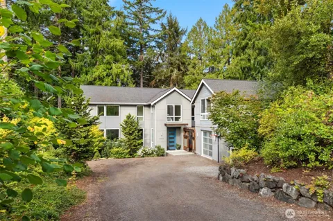 4959 Lynwood Center Road NE