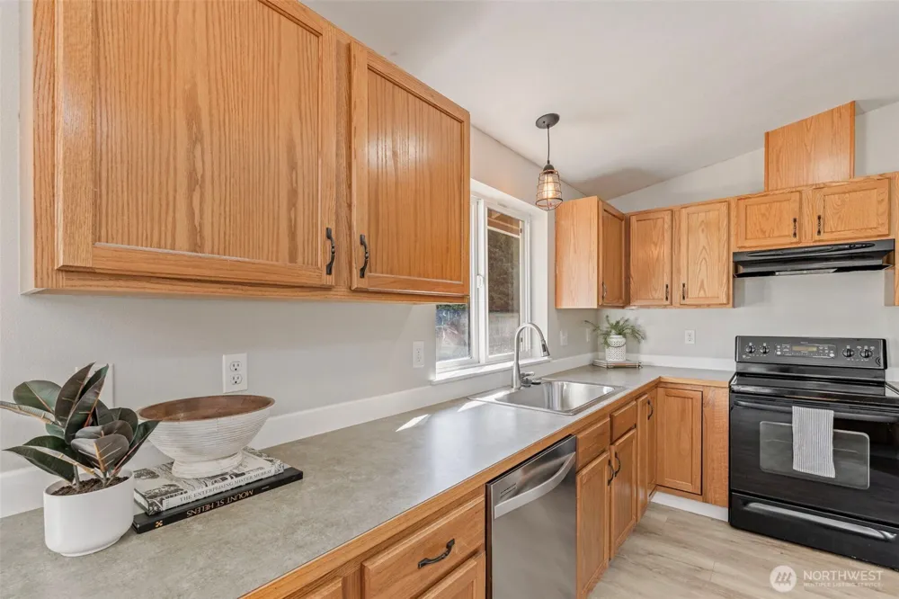 185 Hidden Meadows Drive Chehalis, WA 98532