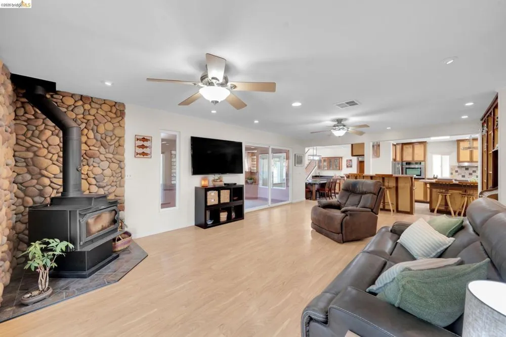 2883 Railroad Flat Rd Wilseyville, CA 95257