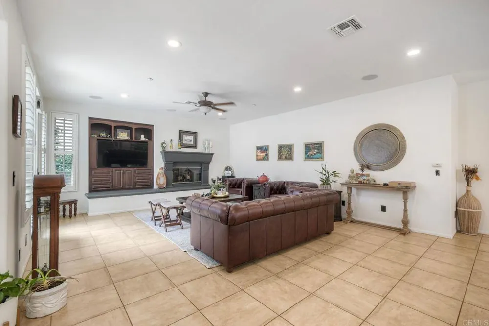 14660 Via Monteverde San Diego, CA 92127